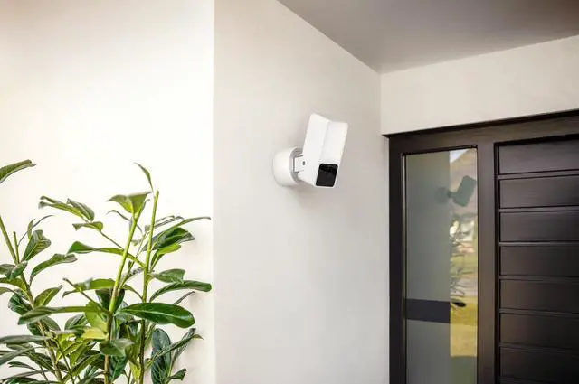 Alt view image 6 of 8 - Eve Outdoor Cam (White Edition) - Secure floodlight camera with Apple HomeKit Secure Video technology