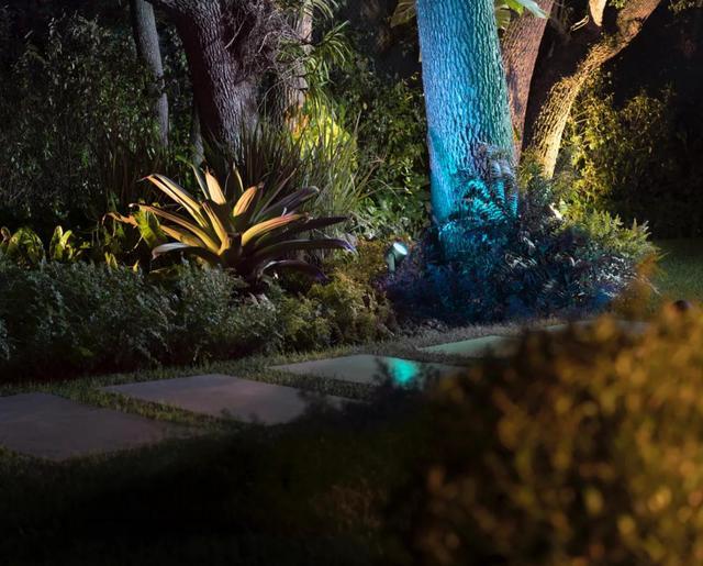 Alt view image 6 of 6 - Philips Hue 1746230V7 Lily XL Outdoor Spot Light