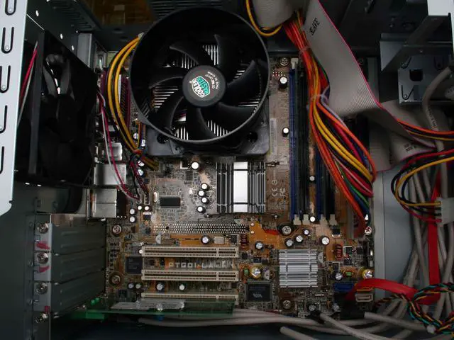 Alt view image 10 of 16 - HP Desktop PC Pavilion a819n (PS526AA) Intel Pentium 4 520 512MB DDR 200GB HDD Intel GMA 900 Windows XP Home