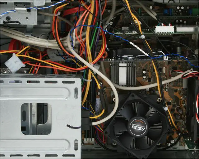 Alt view image 12 of 20 - HP Desktop PC Pavilion Elite M9260F(KJ381AAR) Intel Core 2 Quad Q6700 4GB DDR2 1TB HDD NVIDIA GeForce 8600 GT Windows Vista Home Premium 64-bit