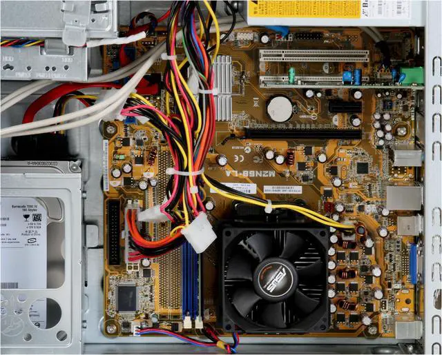 Alt view image 10 of 18 - COMPAQ Desktop PC Presario SR5505F(KT526AAR) 4200+ 1GB DDR2 160GB HDD NVIDIA GeForce 6150 SE Windows Vista Home Premium