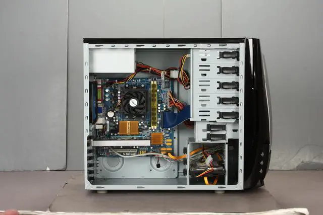 Alt view image 9 of 18 - CyberpowerPC Desktop PC Gamer Ultra 7205 AMD Athlon X2 7750 4GB DDR2 500GB HDD ATI Radeon HD 4550 Windows Vista Home Premium 64-bit