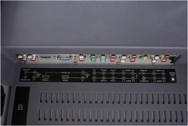 Alt view image 6 of 9 - 40" LCD HDTV w/HDMI, PIP