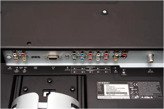 Alt view image 10 of 13 - 32" 720p LCD HDTV