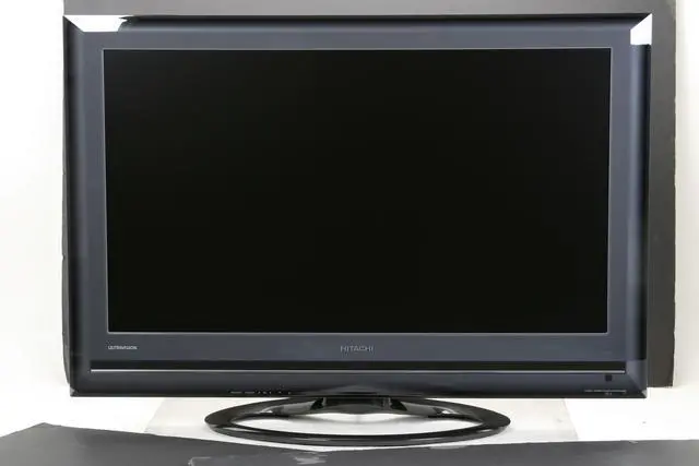 Alt view image 2 of 17 - Hitachi UltraVision 32" 720p LCD HDTV