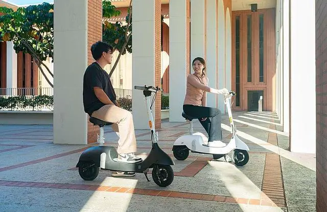 Alt view image 5 of 5 - OKAI EA10 Pro EA10C White US (48V)-UL Electric Scooter