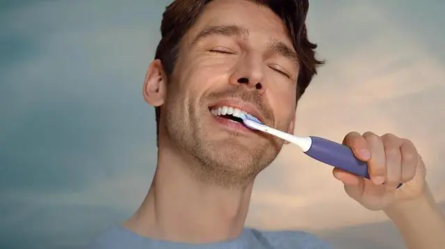Alt view image 6 of 6 - Philips Sonicare 7100 Rechargeable Toothbrush Purple, HX7427/01