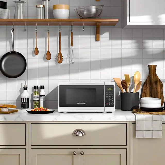 Alt view image 9 of 9 - Frigidaire 700 Watts 0.7 CU Ft Microwave White RMW733-WHITE White