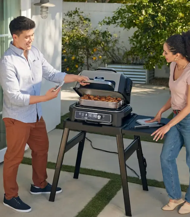 Alt view image 4 of 8 - Ninja Woodfire Pro Connect XL Outdoor Grill & Smoker