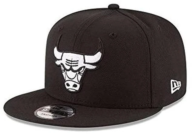 Alt view image 2 of 3 - New Era 9Fifty NBA Chicago Bulls Snapback Cap - Adjustable - Black