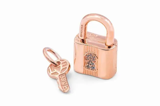 Alt view image 3 of 3 - Pandora Padlock & Key Dangle Charm