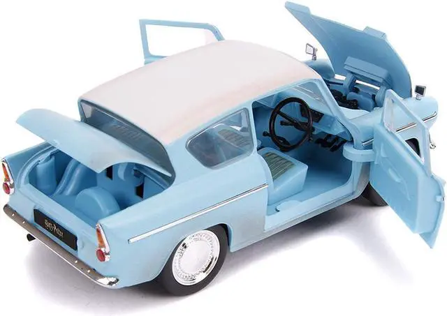 Alt view image 4 of 8 - Harry Potter And 1959 Ford Anglia Car
