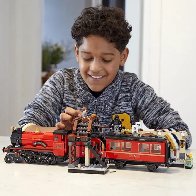 Alt view image 16 of 20 - Lego Harry Potter Hogwarts Express 75955