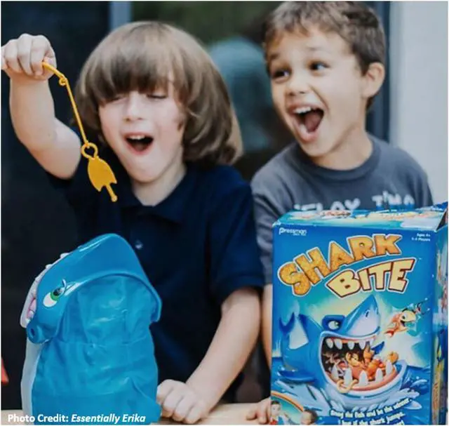 Alt view image 9 of 10 - Goliath Shark Bite Game (PRE0066)