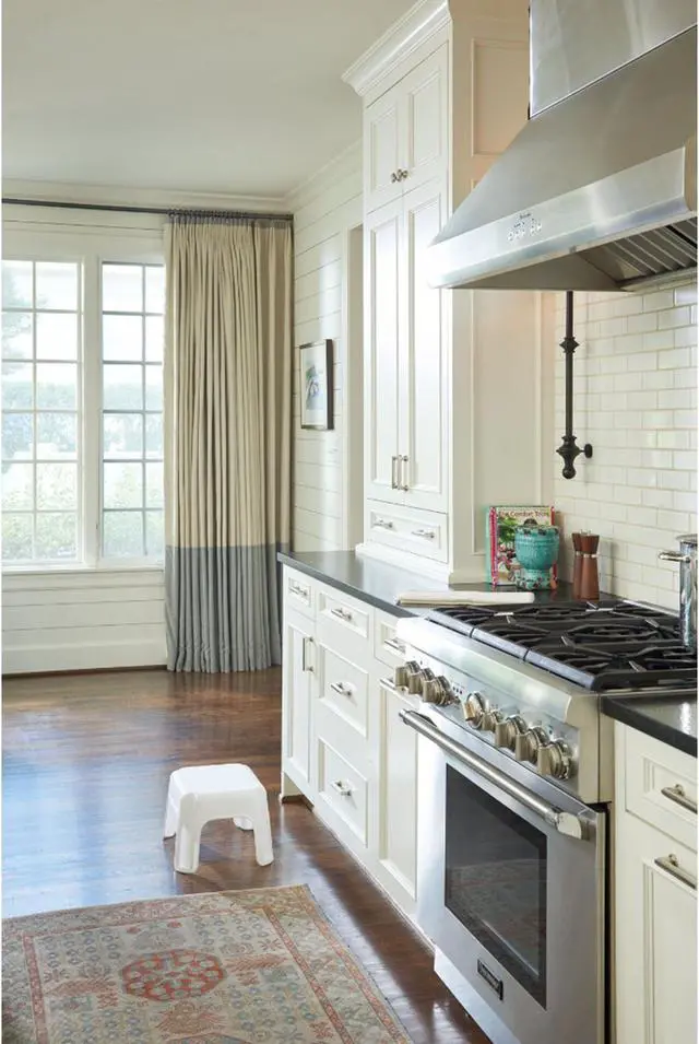 Alt view image 5 of 7 - Rubbermaid Durable Roughneck Plastic Family Sturdy Small Step Stool, White