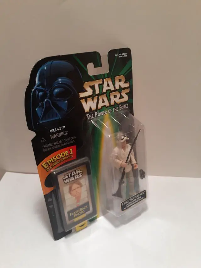 Alt view image 2 of 2 - Star Wars Power of the Force Luke Skywalker with Blaster Rifle and Electrobinoculars Flashback Photo Action Figure.