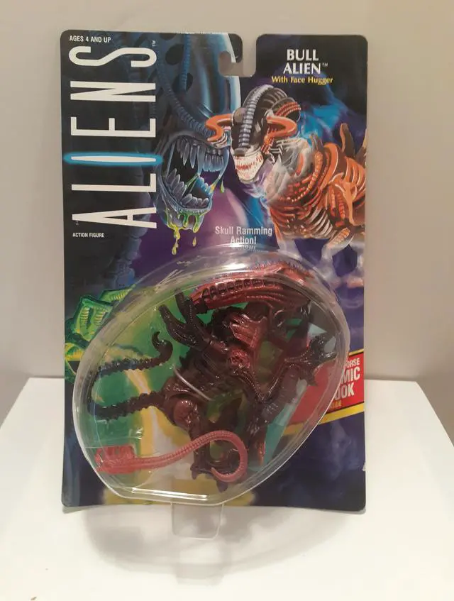 Main image of Kenner Aliens Bull Alien with Face Hugger Action Figure