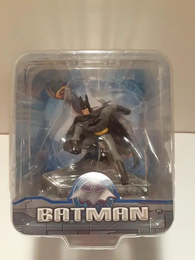 Main image of Justice League Batman Resin Figurine