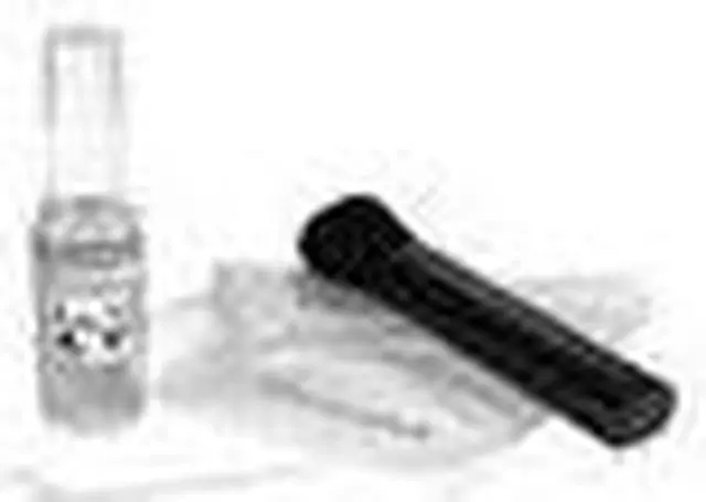 Alt view image 2 of 8 - Giottos Small Cleaning Kit