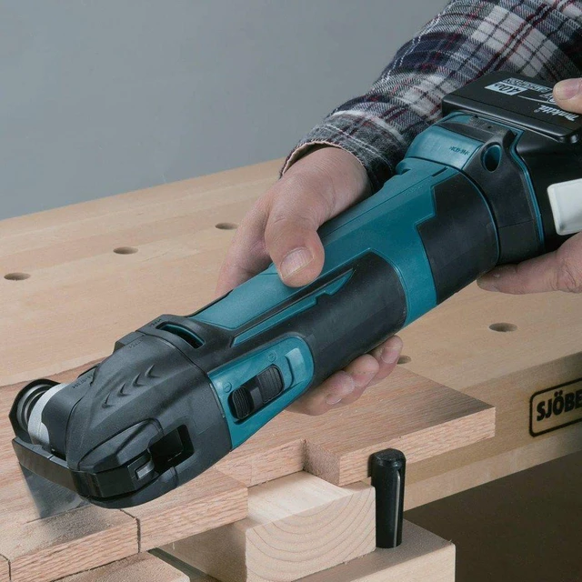 Alt view image 3 of 20 - Makita 18 Volt LXT Lithium-Ion Cordless Oscillating Tool (Bare Tool) XMT03Z