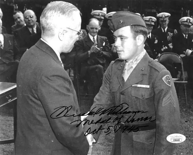 Main image of Hershel W. Williams signed WWII Vintage B&W 8x10 Photo Medal of Honor Oct 5, 1945- JSA- w/ Harry Truman