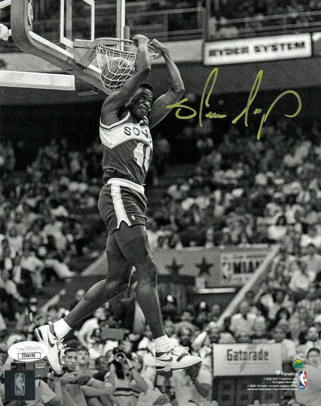 Main image of Shawn Kemp signed Seattle SuperSonics NBA B&W 8X10 Photo- JSA (1990 All-Star Game Gatorade Slam Dunk Contest)