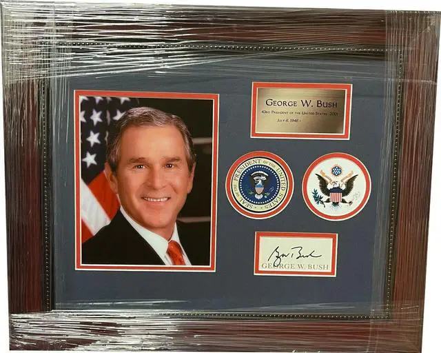 Main image of President George W. Bush signed Bookplate Custom Framing w/ 8x10 Photo/Presidential Seals- Beckett Review (18x22)