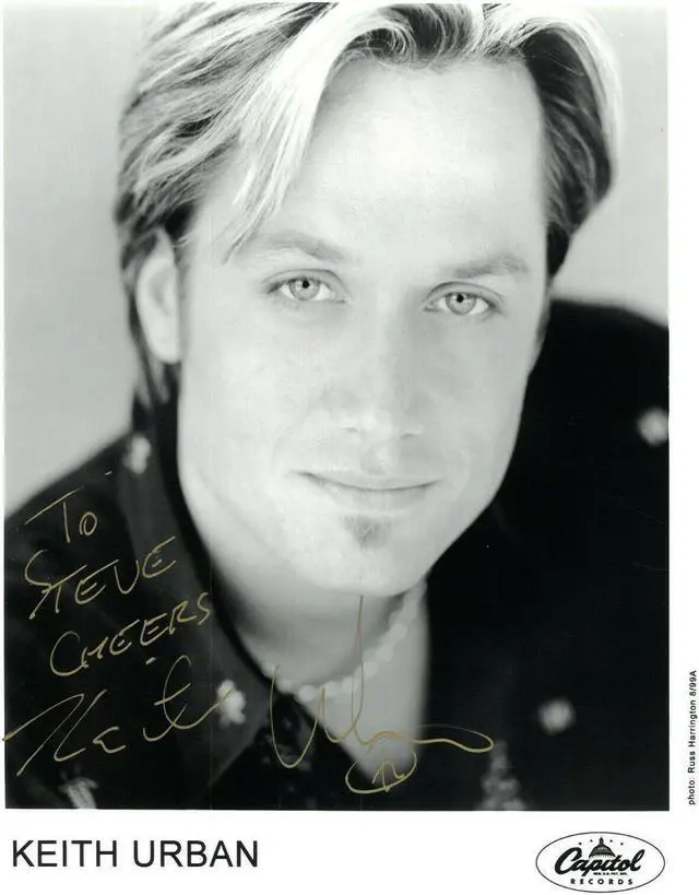 Main image of Keith Urban signed Capitol Records Vintage B&W 8x10 Photo with Cheers, To Steve – COA