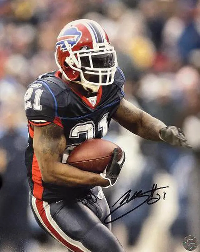 Main image of Willis McGahee signed Buffalo Bills 8X10 Photo #21- AWM Hologram