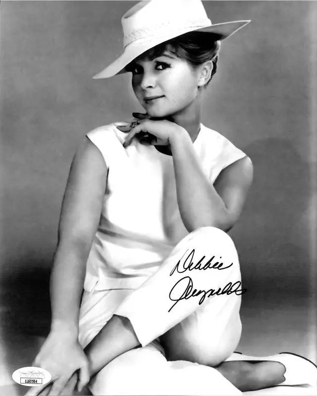 Main image of Debbie Reynolds signed Vintage B&W 8x10 Photo- JSA #LL60564