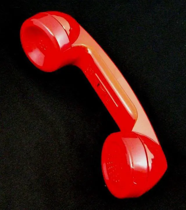 Alt view image 4 of 6 - 006547-VM2-PAK Replacement Handset - Red
