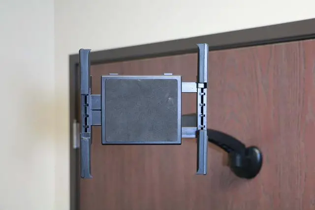 Alt view image 4 of 9 - Mobotron Universal iPad / Tablet / Smartphone Wall-Mount Holder - MH-209 Black