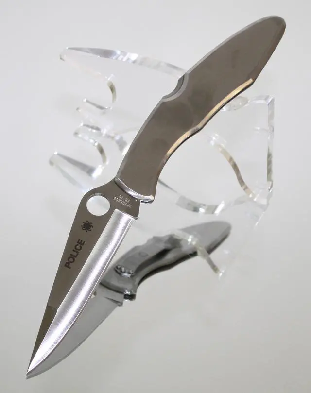 Alt view image 2 of 16 - Spyderco Police Model Knife C07P