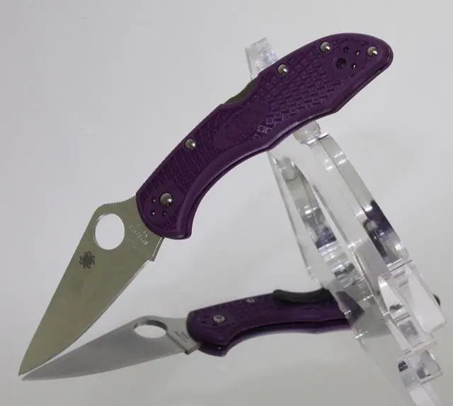 Alt view image 3 of 20 - Spyderco Delica 4 Folder 2.88 in Plain Purple FRN Handle