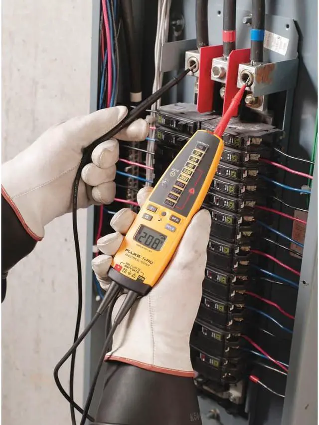 Alt view image 2 of 5 - FLUKE Fluke-T+Pro Voltage Tester,600VAC,600VDC