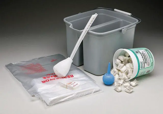 Alt view image 3 of 4 - Respirator Cleaning Kit