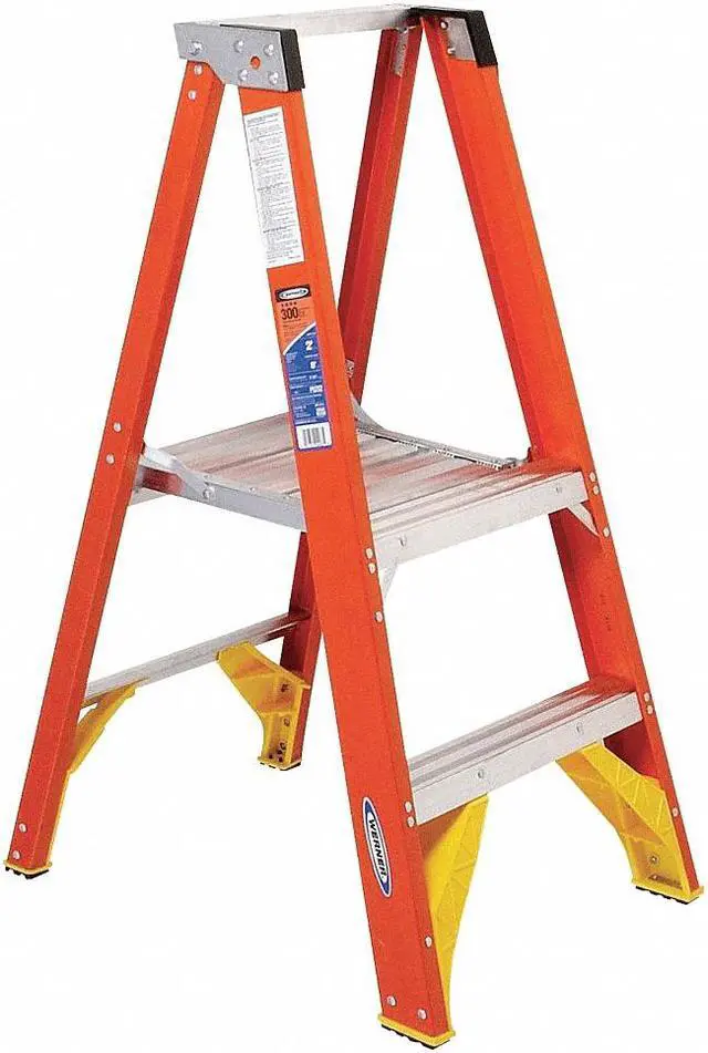 Alt view image 2 of 4 - Werner Platform Stepladder Fiberglass P6202