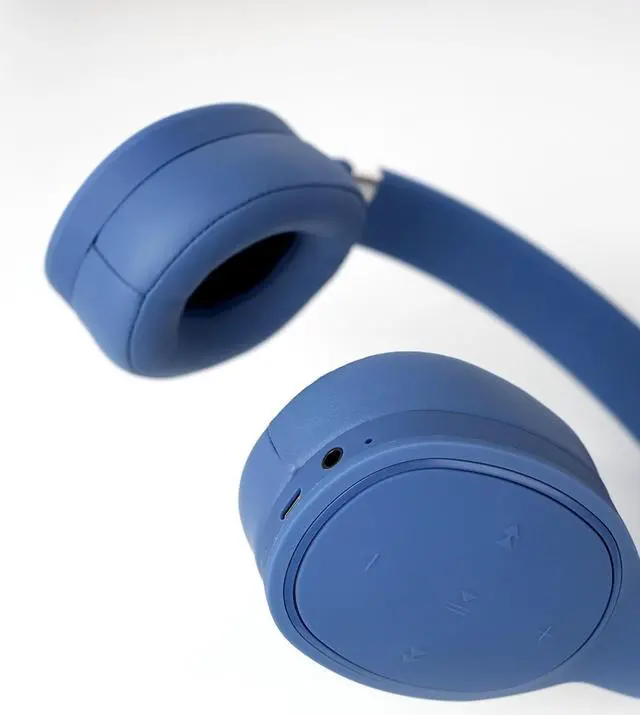 Alt view image 5 of 7 - Bluetooth Deep Bass Over-Ear Hi-Fi Wireless Headphones w/ Built-In Mic, Blue