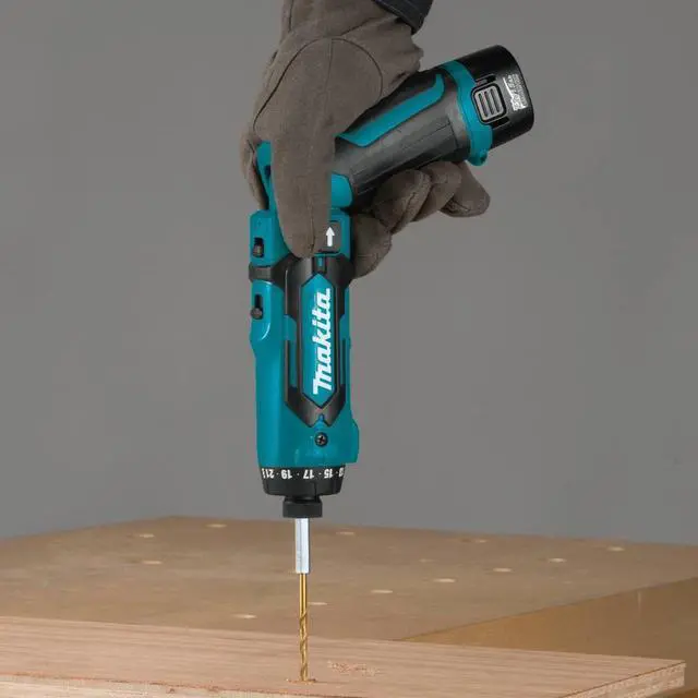 Alt view image 7 of 15 - Makita Li-Ion 1/4" Cordless Drill/Driver Kit, Battery Included DF012DSE