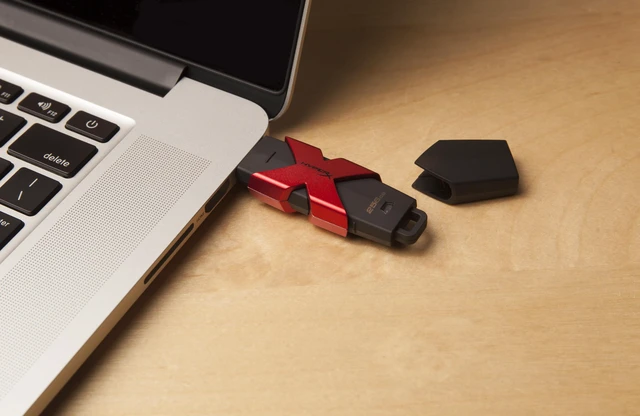 Alt view image 9 of 14 - Kingston 64GB HX Savage USB 3.1/3.0 350MB/s R, 180MB/s W - 64 GB - USB 3.1