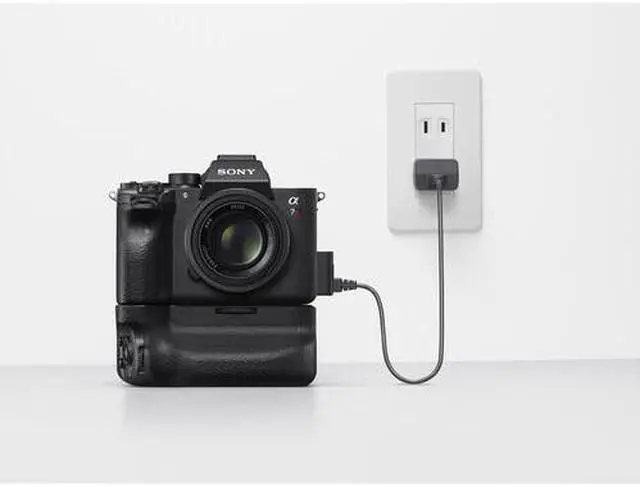 Alt view image 10 of 10 - Sony Alpha a7R IV 61.0MP Mirrorless Camera - Black (Body Only)