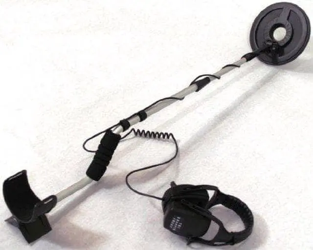 Alt view image 3 of 3 - Sharper Image TSI-22 Feather 22 Lightweight Metal Detector with Headphones
