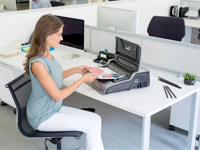 Alt view image 12 of 15 - Fellowes Plastic Binding Spine 500 Sheets 52369