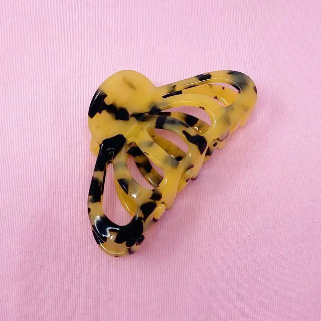 Main image of Harper Hair Claw
