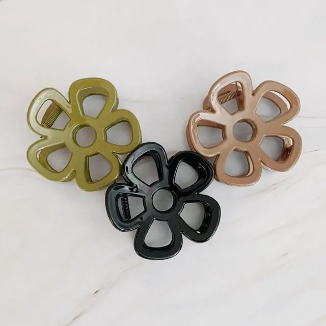 Main image of Anemone Flower Hair Claw Set Of 3