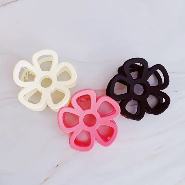 Main image of Anemone Flower Hair Claw Set Of 3