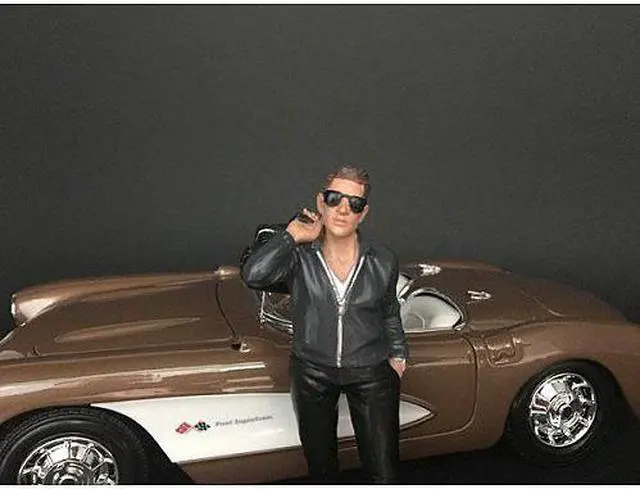 Alt view image 4 of 5 - "Ladies Night" Tom (Bartender) Figurine for 1/24 Scale Models by American Diorama