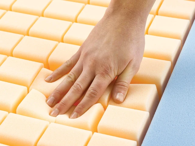 Alt view image 2 of 6 - Invacare Glissando Bariatric Hospital Bed Mattress, Pressure Sores & Ulcers, 36" Wide x 76" Long