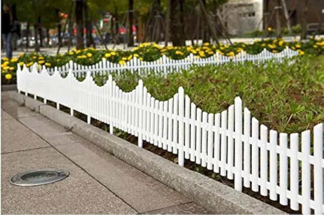 Main image of Decorative 8 Piece White Picket Garden Fence Border