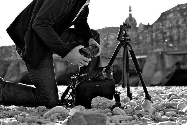 Alt view image 13 of 20 - Vanguard Aluminum Tripod Alta Pro 263AT w/ GH 100 Pistol Grip Ball Head,